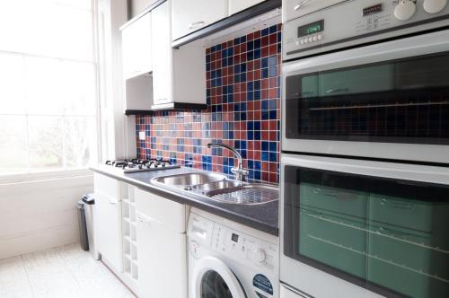 Central Cheltenham, Regency Apartment With Parking, Cavalier Suite - Sleeps 6