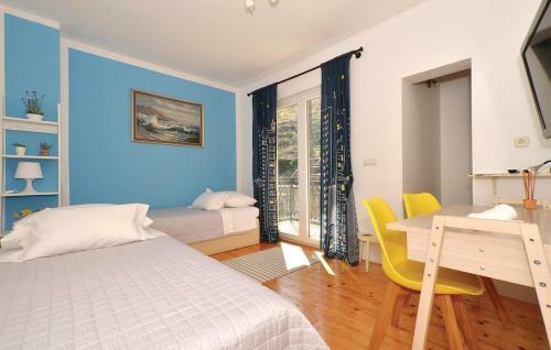 Zrnovnica Holiday Home