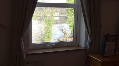 Hostal Watersedge Seaviews