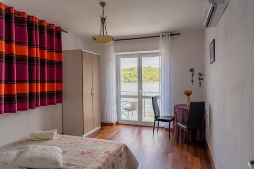 Hostal Guesthouse Kamarin