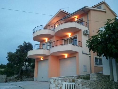 Apartmani Slavi?