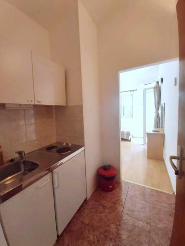 Studio Apartments, Balica Rat