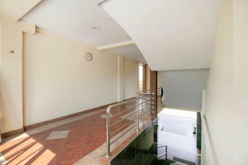 Hotel Oyo 75387 4 Men Court