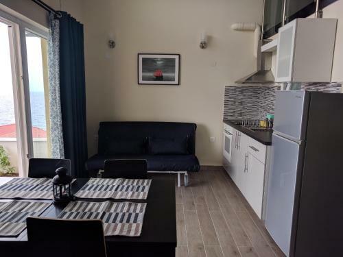 Above The Sea Apartments