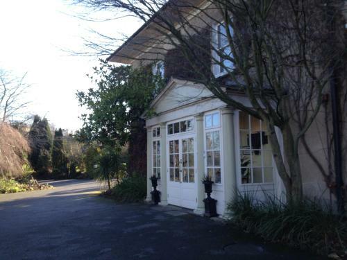 Raheen House Hotel