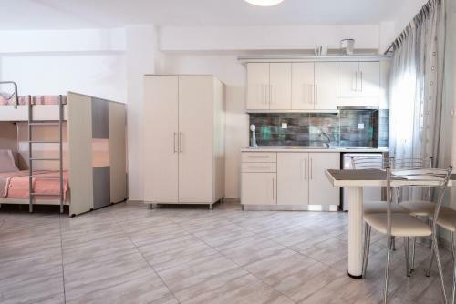 Nikola's Apartments