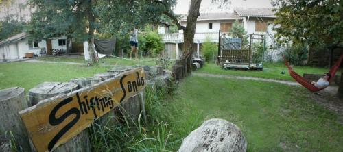 Albergue Shifting Sands Surf Camp