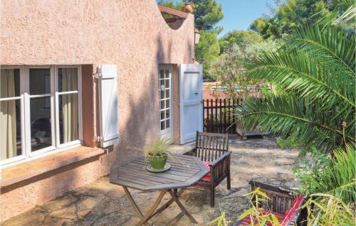 Two-bedroom Holiday Home In La Ciotat