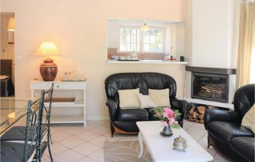 Two-bedroom Holiday Home In La Ciotat