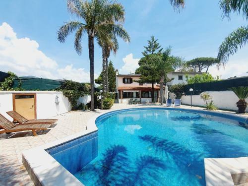Campy - Villa Con Piscina Privata A 50 Metri Dal Mare