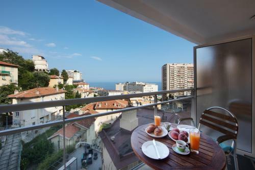 Apartamento Monaco, Sea View, Bright Studio