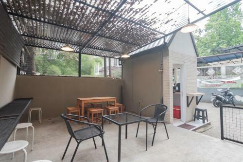 Bed & Breakfast Reddoorz At Home 33 Bandung
