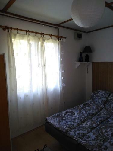 Anna Fah�z