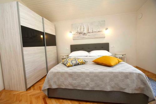 Apartment Ana Bratus