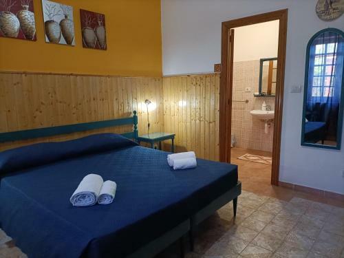 Hostal Mony's Island B&B