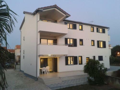 Breitling Apartments With Pool
