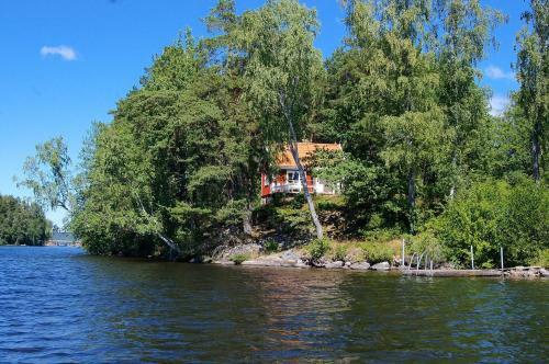 Sj�stuga Vid Bunn Gr�nna - Uddastugan