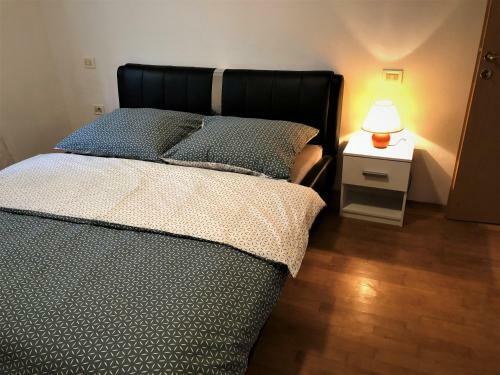 Beautiful Street Apartment - Sea View