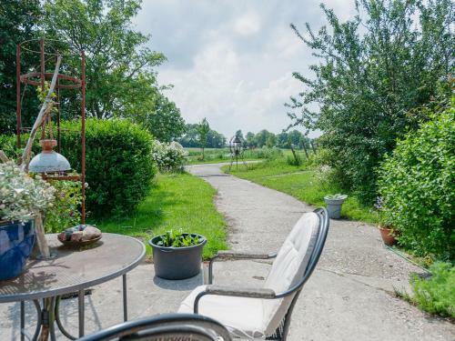 Cozy Apartment In Burum With Forest Nearby