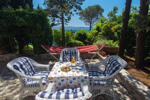 Apartamentos Villa Stefi (30m From The Sea)