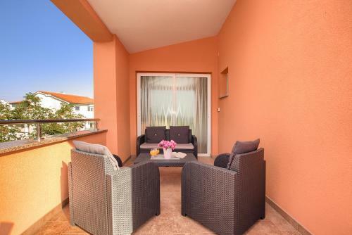 Apartments Orange Medulin