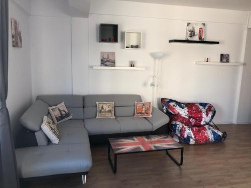 London 18 Apartment