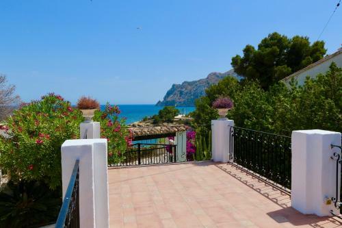 Beach-front House Calalga