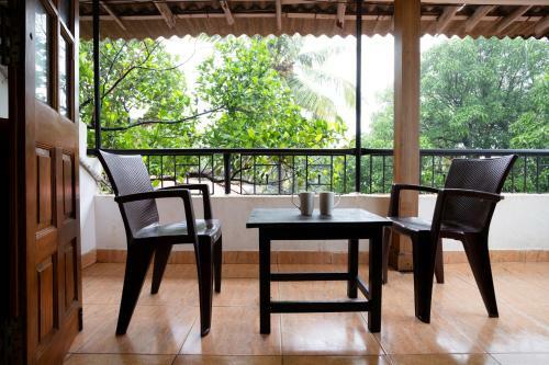 Hostal Zinhos Beach Resort Titos Lane