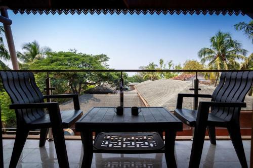 Hostal Zinhos Beach Resort Titos Lane