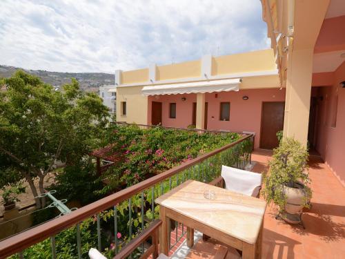 Konstantza Studios And Apartments