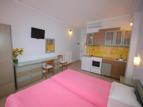 Konstantza Studios And Apartments