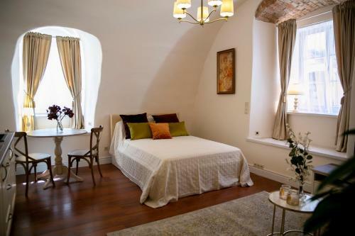 Heart Of Old Town - St. Ann Apartment