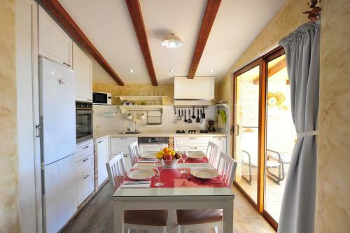 Apartamento Alba ****apartment With Heated Swimming Pool
