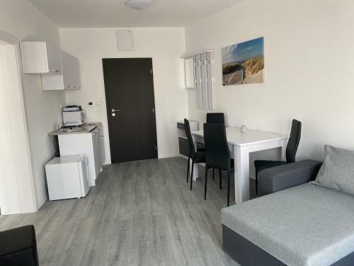 Sun Lakes Apartments
