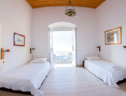 Classy Villa With Wonderful View And Swimming Pool