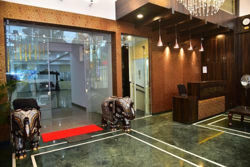 Hotel Adh Sak Royal Residency