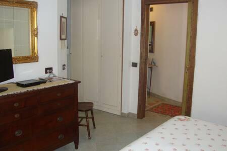 Hostal Camera Privata Con Bagno B&B