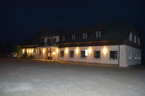 Bed & Breakfast O?rodek Bia?y Lew