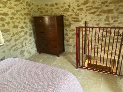 Cabanon Entour� De Montagnes Et D'oliviers