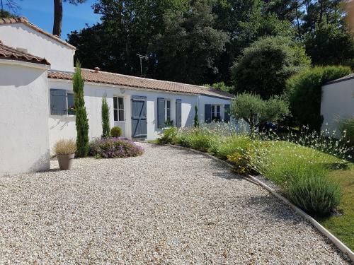 Bed & Breakfast A L'ombre Des Pins