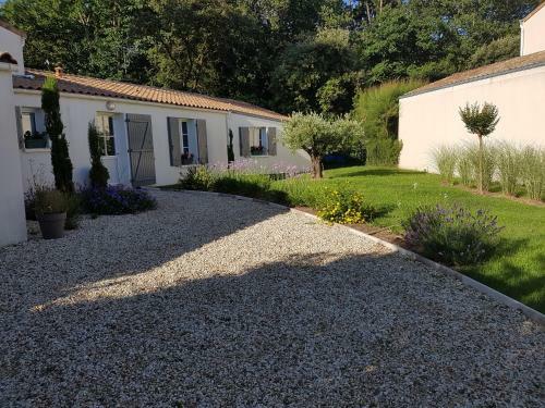 Bed & Breakfast A L'ombre Des Pins