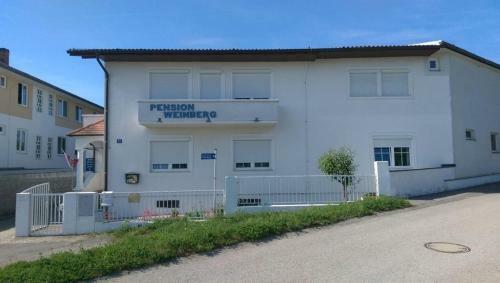 Hostal Pension Weinberg