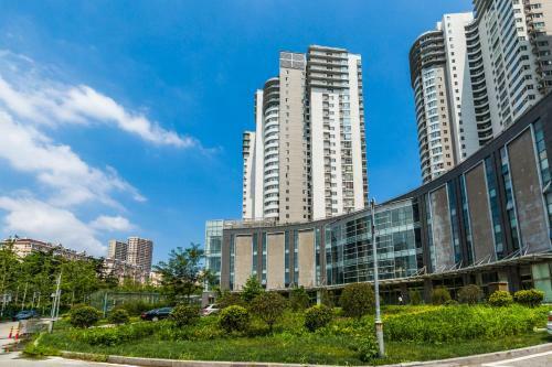 Hotel Qingdao Shinan�wusi Square