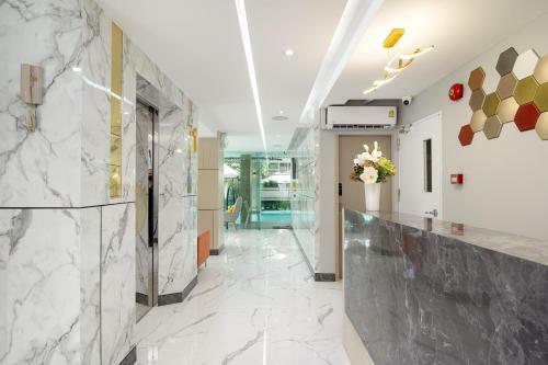 The Riski Hotel At Bangphlat Station Sha