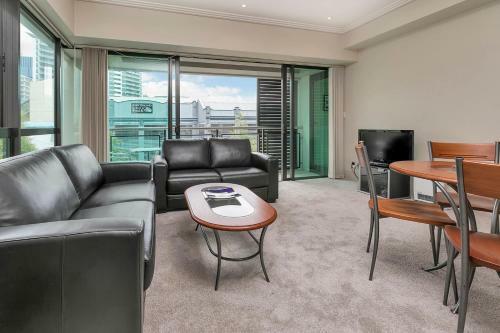 Qv Central Viaduct Two Bedroom Apartment (349)