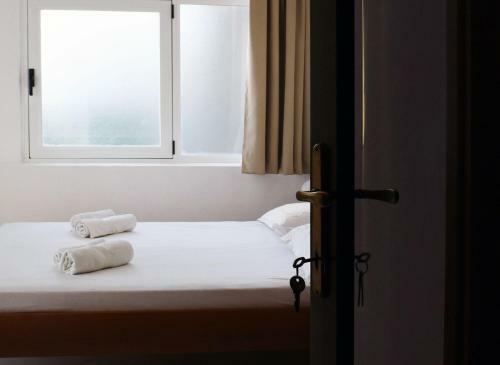 Hostal Punta Rata Room
