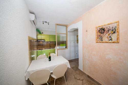 Hostal Apartments Lusi
