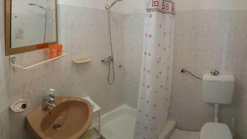Hostal Apartments Lusi