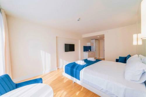 Orbi City Aparthotel With Sea View