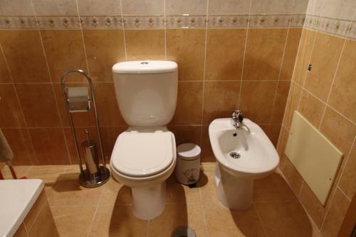 Casa Com 3 Confort�veis Quartos Ao Lado Do Mosteiro
